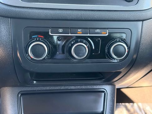 Used 2012 Volkswagen Tiguan S FWD image 25