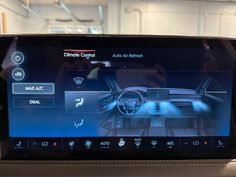 Used 2023 Lincoln Corsair Reserve w/ Equipment Group 202A AWD/4WD image 32