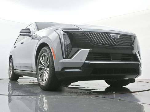 New 2026 Cadillac Escalade IQ Sport 1 w/ LPO, Floor Liner Package image 22