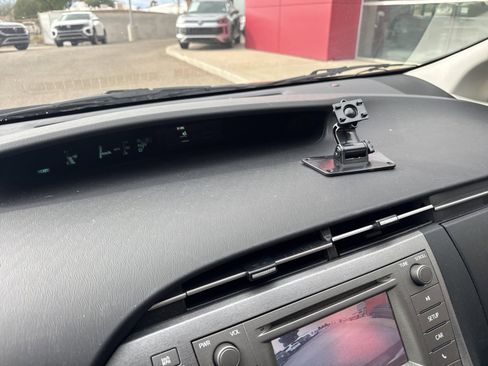 Used 2015 Toyota Prius Two image 30