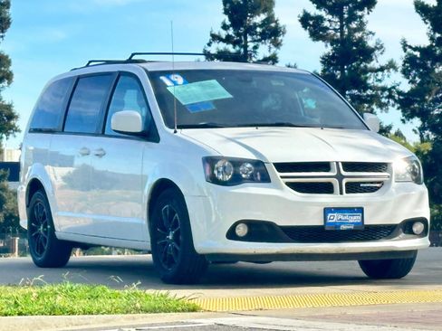 Used 2019 Dodge Grand Caravan GT FWD image 1