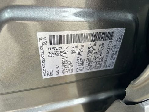 Used 2025 Nissan Rogue SV FWD image 10