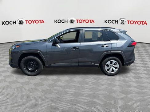 Used 2021 Toyota RAV4 LE AWD/4WD image 4