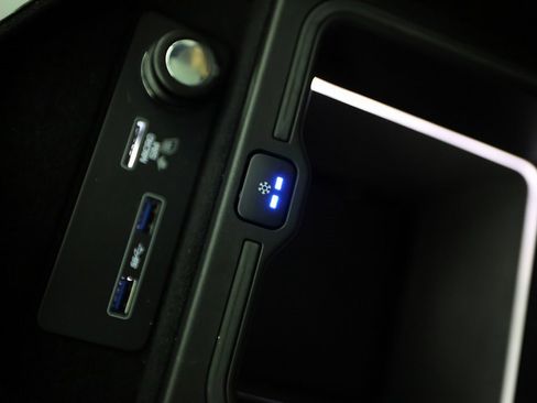 Used 2021 Land Rover Range Rover Autobiography Fifty Edition image 39