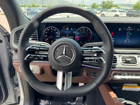 New 2025 Mercedes-Benz GLS 450 4MATIC image 17