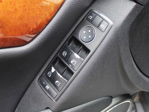 Used 2011 Mercedes-Benz C 300 4MATIC Sedan image 12