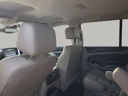 Used 2020 Chevrolet Suburban LT w/ Max Trailering Package image 18