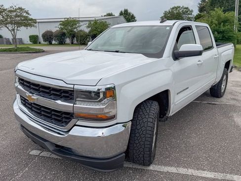 Used 2018 Chevrolet Silverado 1500 LT w/ Trailering Package AWD/4WD image 9