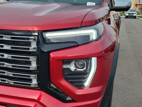 Used 2024 GMC Canyon Denali AWD/4WD image 11