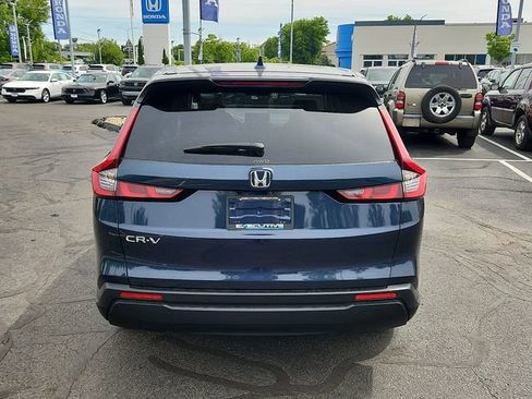 Used 2025 Honda CR-V EX image 5