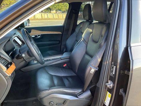 Used 2023 Volvo XC90 B6 Plus w/ Protection Package Premier image 28