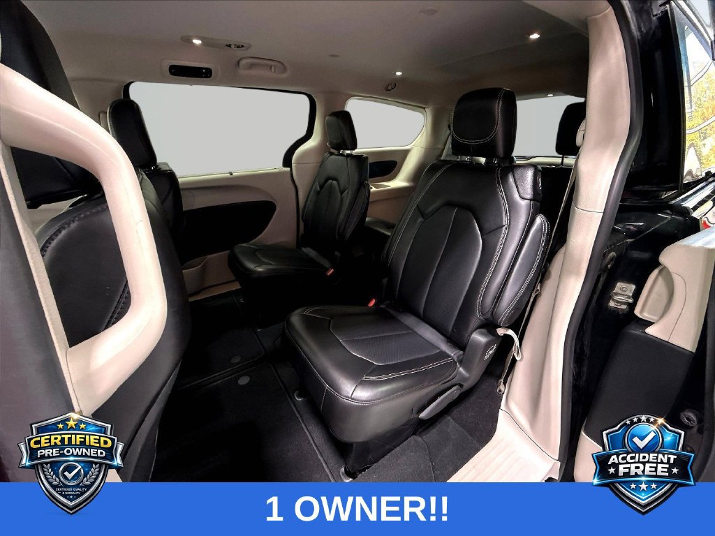 Used 2024 Chrysler Pacifica Touring-L FWD image 23