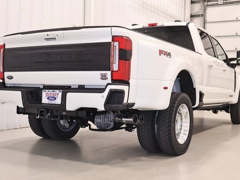 New 2026 Ford F450 Platinum w/ FX4 Off-Road Package AWD/4WD image 9