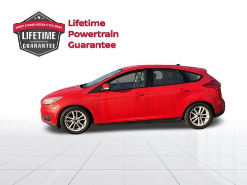 Used 2016 Ford Focus SE image 2