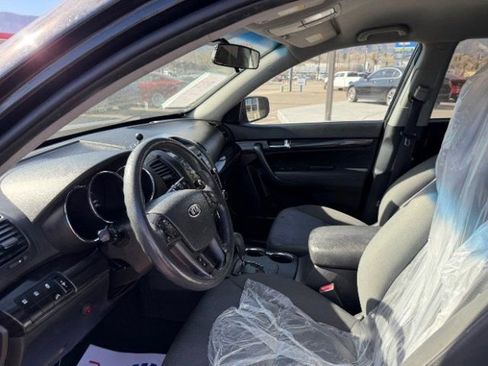 Used 2012 Kia Sorento FWD image 26