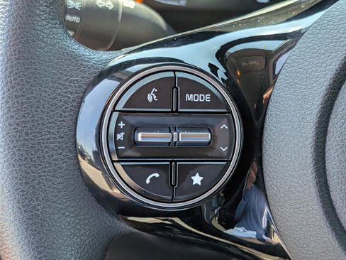 Used 2024 Kia Soul S FWD image 21