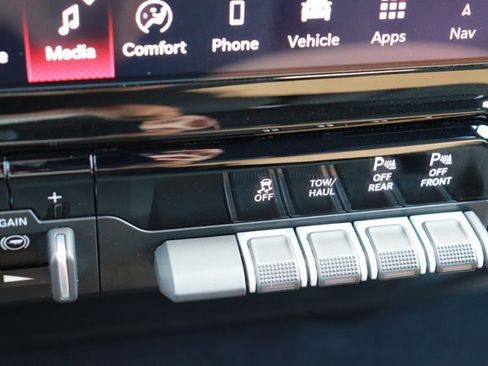 Used 2025 RAM 2500 Big Horn AWD/4WD image 22