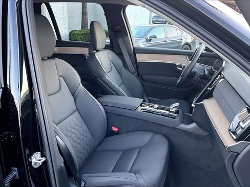 Used 2026 Volvo XC90 B5 Core image 8