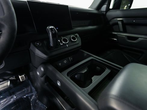 Used 2023 Land Rover Defender 110 Carpathian Edition image 15