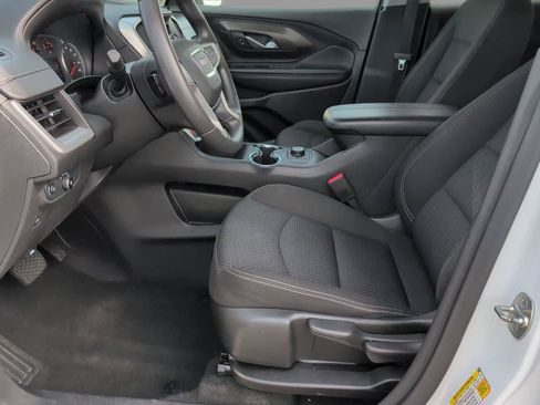 Used 2024 GMC Terrain SLE FWD image 12