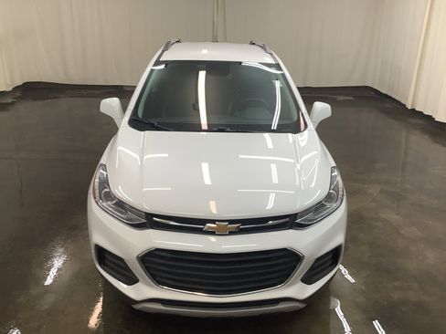 Used 2019 Chevrolet Trax LT w/ LT Convenience Package image 3
