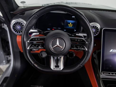 Used 2022 Mercedes-Benz SL 63 AMG 4MATIC image 28