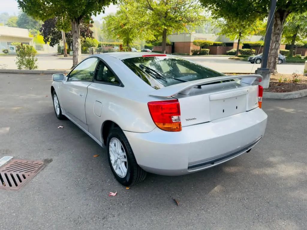 Used 2000 Toyota Celica GT FWD image 3