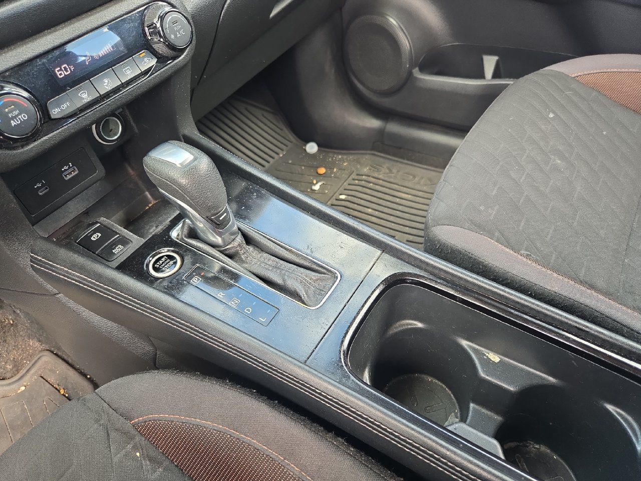 Used 2022 Nissan Kicks SR FWD image 14