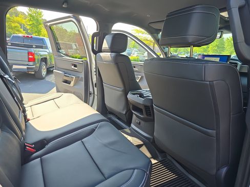 New 2026 Toyota Tundra Limited AWD/4WD image 11