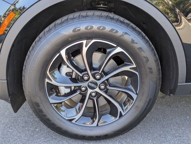 New 2026 Lincoln Nautilus Premier AWD/4WD image 11