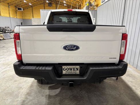Used 2017 Ford F250 XL w/ Power Equipment Group AWD/4WD image 8