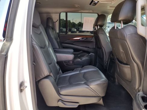 Used 2017 Cadillac Escalade ESV Premium Luxury AWD/4WD image 14
