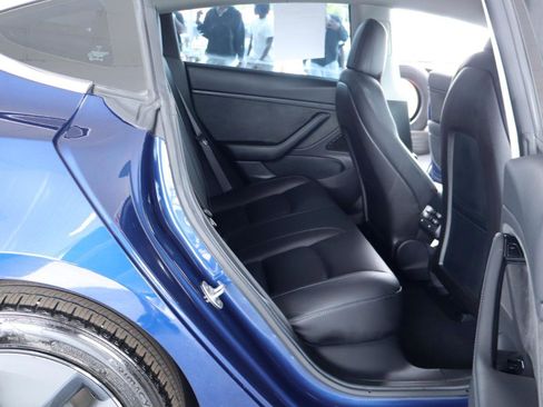 Used 2018 Tesla Model 3 Mid Range RWD image 30