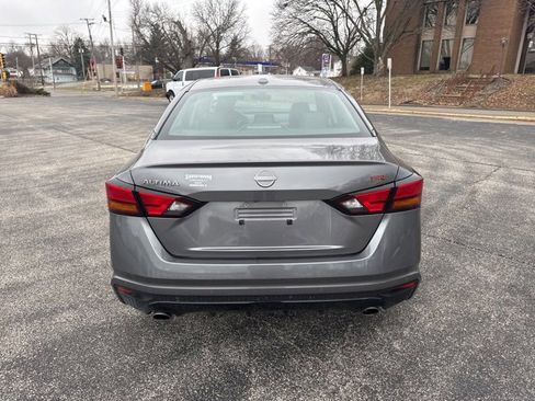 Used 2024 Nissan Altima 2.5 SR image 3