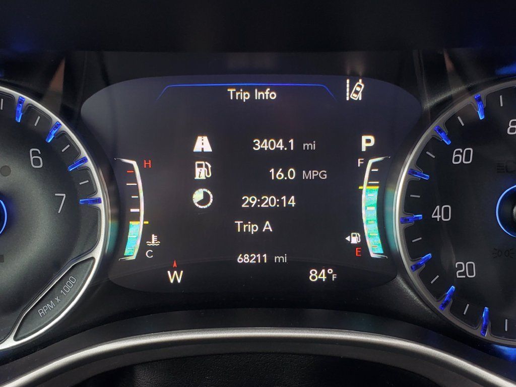 Used 2023 Chrysler Pacifica Touring-L FWD image 14