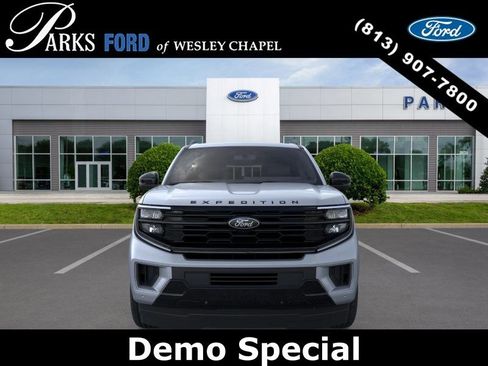 New 2026 Ford Expedition Platinum w/ Stealth Performance Package AWD/4WD image 6