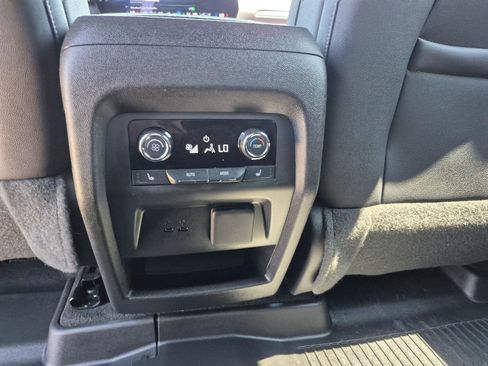 Used 2024 Chevrolet Traverse RS w/ LPO, Floor Liner Package FWD image 10