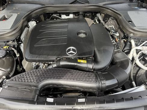 Used 2022 Mercedes-Benz GLC 300 4MATIC image 35