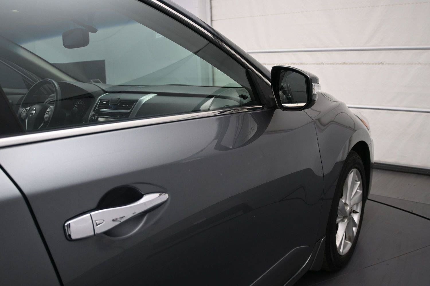 Used 2015 Nissan Altima 2.5 SL w/ Technology Package FWD image 16