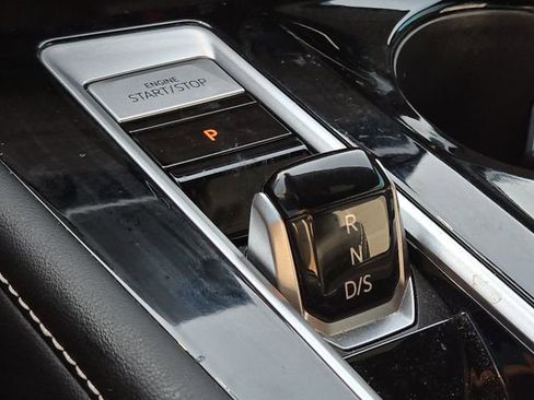 Used 2024 Volkswagen Atlas Cross Sport SEL R-Line image 29