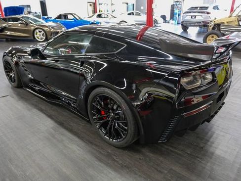 Used 2015 Chevrolet Corvette Z06 w/ 3LZ Preferred Equipment Group RWD image 3