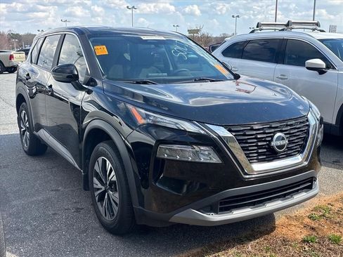 Used 2023 Nissan Rogue SV image 5
