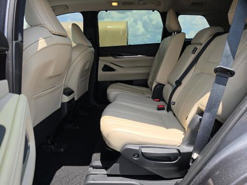 Used 2023 INFINITI QX60 Sensory w/ Vision Package FWD image 14