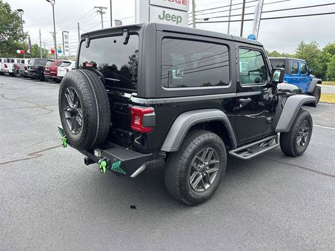 Used 2024 Jeep Wrangler Sport AWD/4WD image 3
