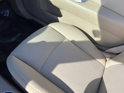 Used 2012 Chrysler 200 Touring image 38