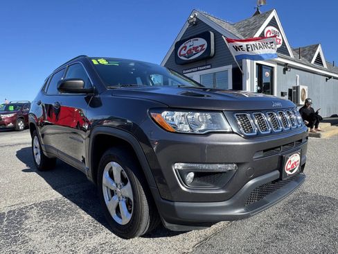 Used 2018 Jeep Compass Latitude w/ Popular Equipment Group AWD/4WD image 1