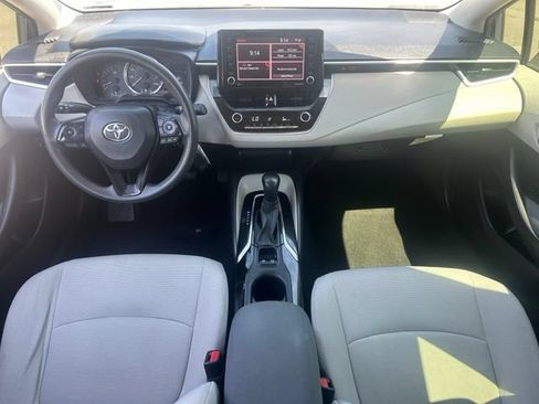 Used 2022 Toyota Corolla LE FWD image 26