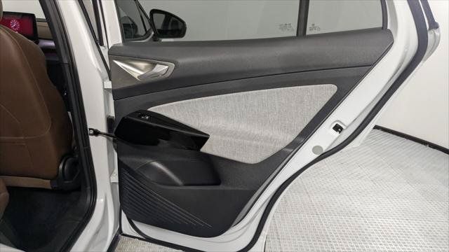 Used 2024 Volkswagen ID.4 2WD image 18