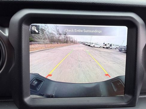 Used 2023 Jeep Gladiator Willys image 18