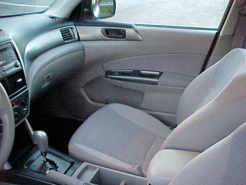 Used 2011 Subaru Forester 2.5X image 16